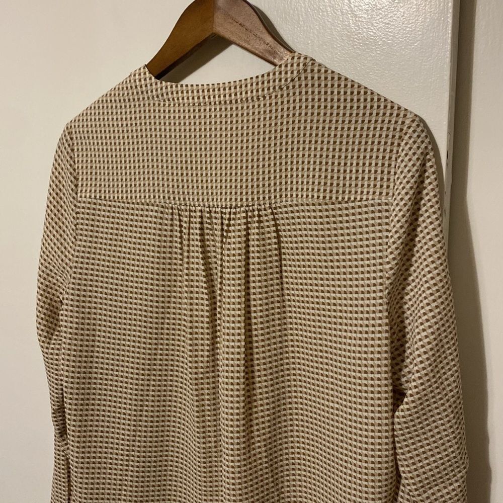 Adrianna Papell Long Sleeve Geometric Print Button Down Blouse Size Medium - Picture 8 of 11